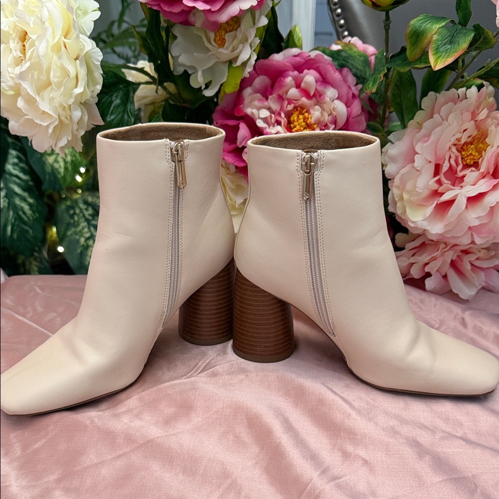 Sam & Libby Cream Ankle Booties